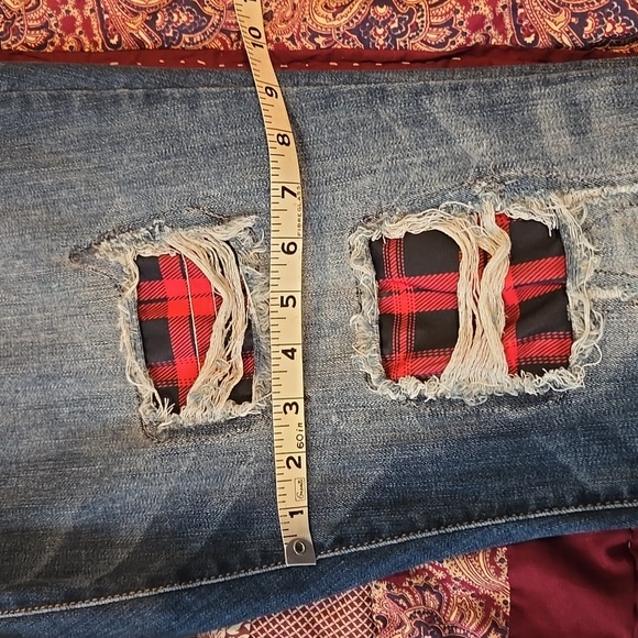 Judy Blue Distressed Blue Jeans with Red Details 3xl - Picture 5 of 8